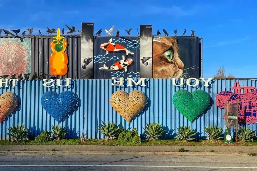 Œuvres d'art et peintures murales dans le quartier de Bayview à San Francisco.